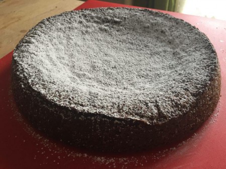 TORTA CON CIOCCOLATO E NOCI