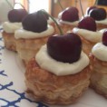 VOL AU VENT CON CREMA DI MASCARPONE E CILIEGIE
